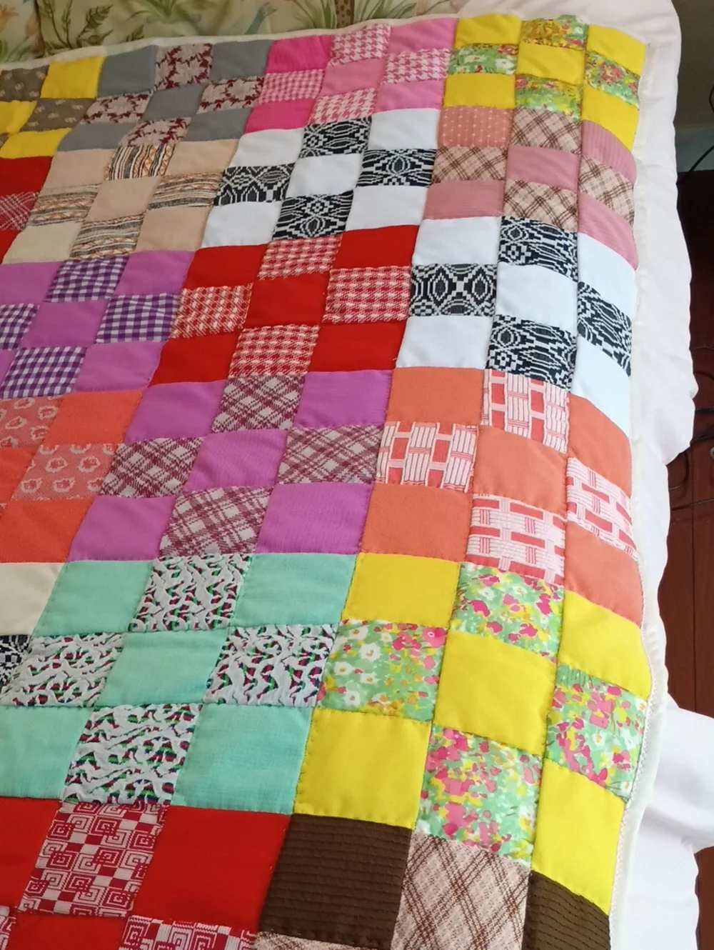 Handmade Patchwork Quilt - Full/Queen - Vintage!